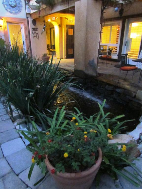Milo'S Inn At Boulder Боулдер-Сити Экстерьер фото